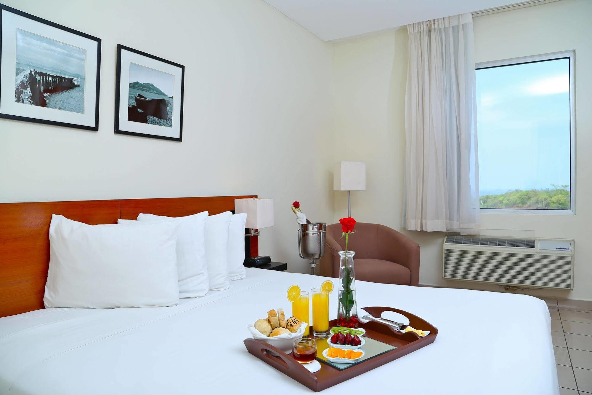 Comfort Inn Real Ла-Уньон Экстерьер фото